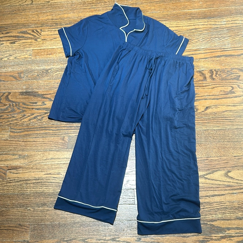 Pajama Set - Picture 2 of 4